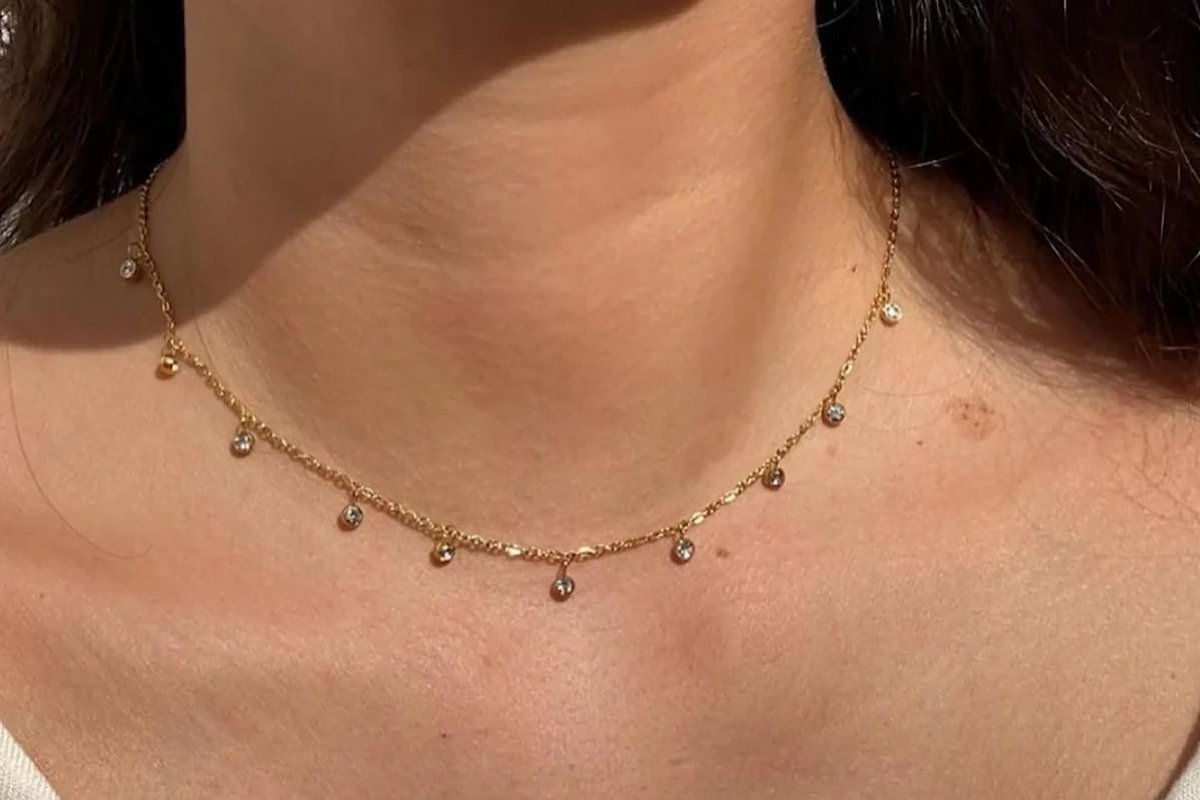 The Art of Subtle Shimmer: How to Style the Dainty Droplet Choker